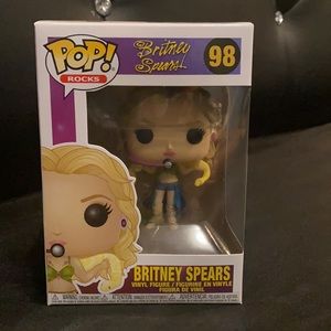 🍾CLOSET CLEAN OUT ACCEPTING ALL REASONABLE OFFERS🍾